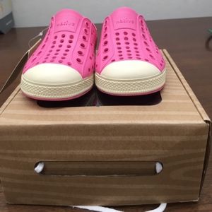 New Native Girls Pink Slip-on Shoes with Box